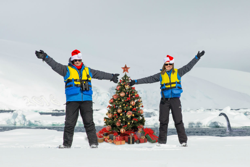 Illustration for article titled Holiday Cards Ordered
☑